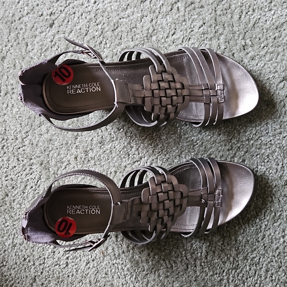 Ladies sandals